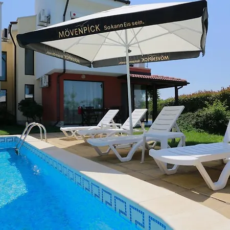 ヴィラ Saint Stefan